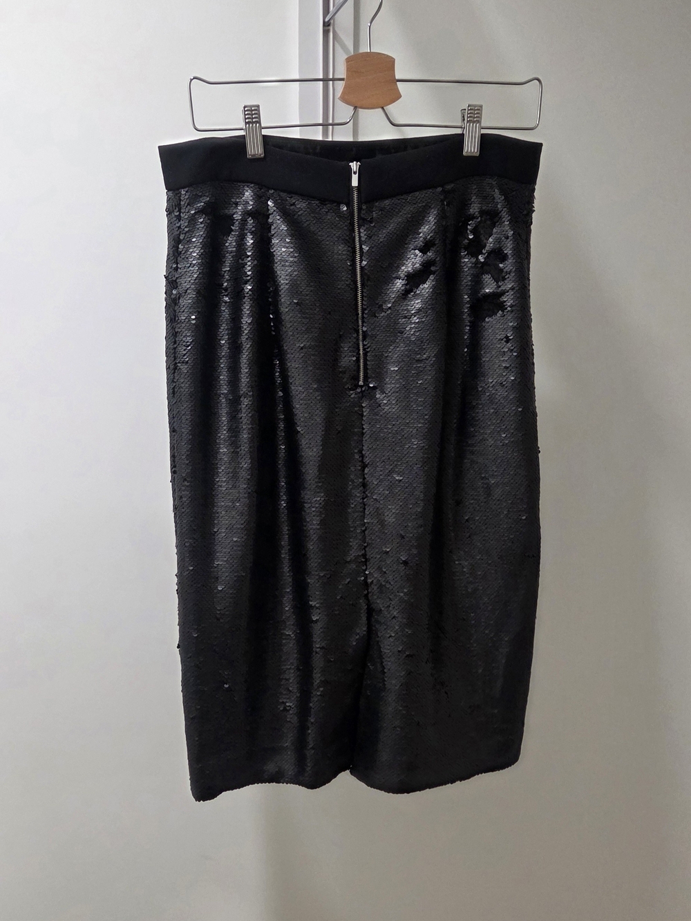 Banana Republic Black Sequin Midi Skirt - Picture 3 of 4